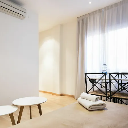 Apartamentos Laforja Barcellona Esterno foto